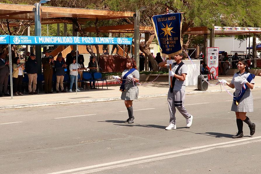 Desfile por celebración de los 140 años de Pozo Almonte