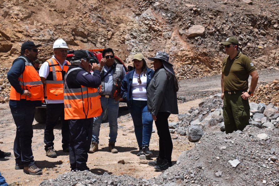 Autoridades evalúan daños tras lluvias en Camiña y participan en Cogrid comunal