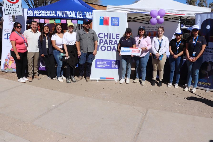 Instalan Punto Morado en Festividad de La Tirana para sensibilizar sobre la violencia de género