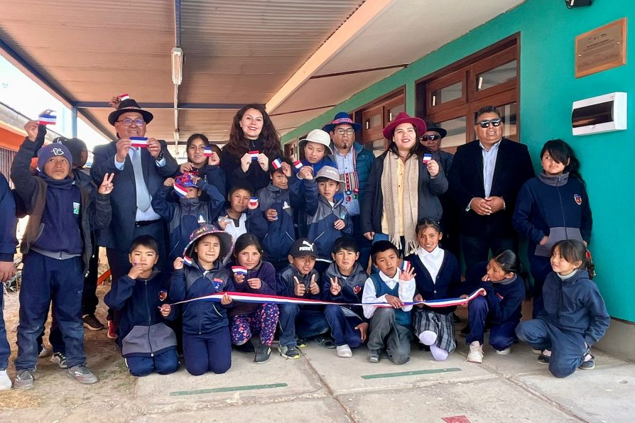 Celebran Entrega de Obras de Mejoramiento Energético en Escuela de Cariquima  