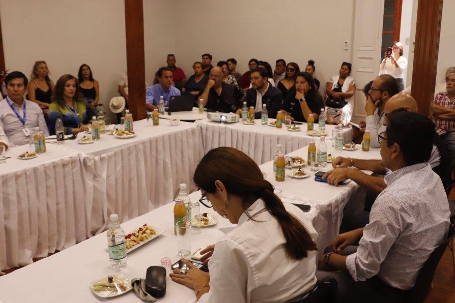 Gabinete Económico Regional sesiona en Pica y da a conocer oferta programática a vecinos