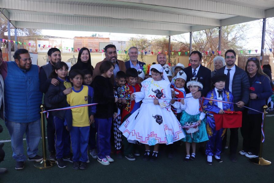 Ministro Pizarro visita región de Tarapacá para inaugurar infraestructura deportiva en La Tirana y Camiña
