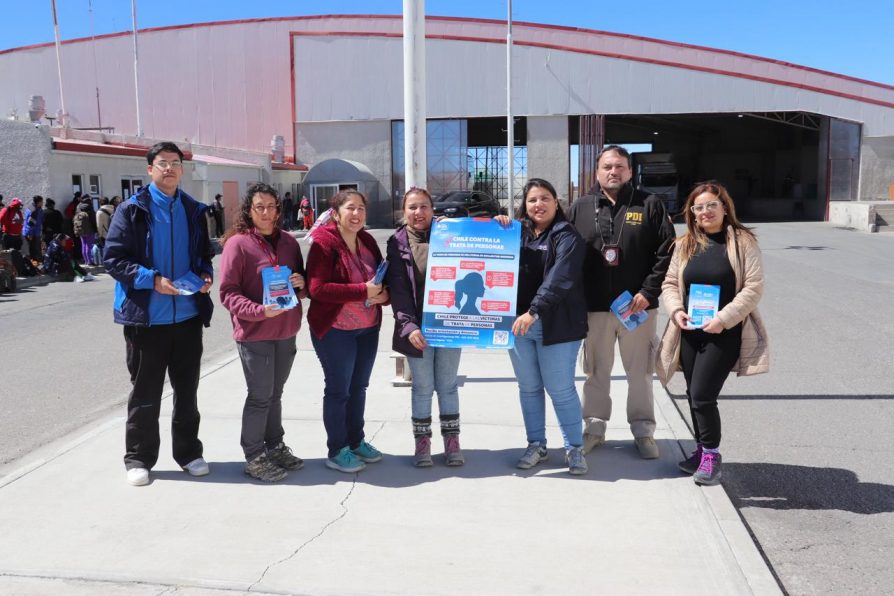 Difunden campaña contra trata de personas en Complejo Fronterizo de Colchane