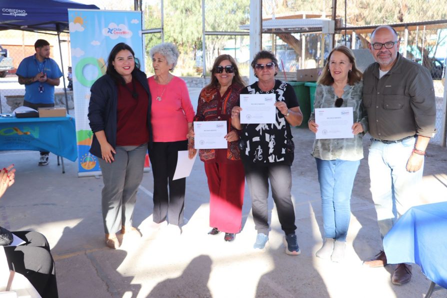 Entregan reconocimientos a dirigentes sociales de Pozo Almonte