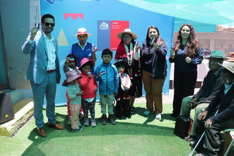 Inauguran sistema fotovoltaico y entregan kits de emergencia en jardín infantil de Cariquima